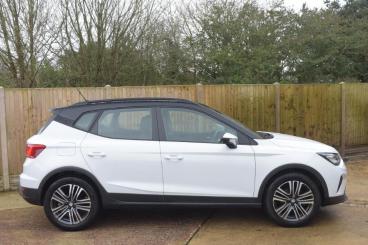 SPOTICAR Seat Arona 1.0 Tsi Se Technology Dsg Euro 6 (s/s) 5dr Used Car - City Car Petrol White - St Leonards On Sea - 1200582124_3