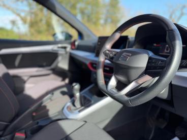 SPOTICAR Seat Arona 1.0 Tsi Fr Euro 6 (s/s) 5dr Used Car - City Car Petrol Blue - Balsall Common - 1200584020_2