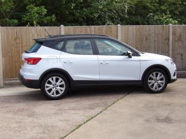 SPOTICAR Seat Arona 1.0 Tsi Se Technology Dsg Euro 6 (s/s) 5dr Used Car - City Car Petrol White - St Leonards On Sea - 1200592758_4