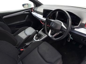 SPOTICAR Seat Arona 1.0 Tsi Fr Euro 6 (s/s) 5dr Used Car - City Car Petrol White - Hereford - 1200614871_3