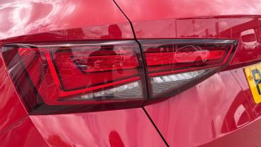 SPOTICAR Seat Ateca 1.5 Tsi Evo Fr Sport Dsg Euro 6 (s/s) 5dr Used Car - Suv Petrol Red - Salford - 1200607067_5