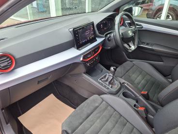SPOTICAR Seat Ibiza 1.0 Tsi Fr Sport Euro 6 (s/s) 5dr Used Car - City Car Petrol Red - Boston - 1200521647_3