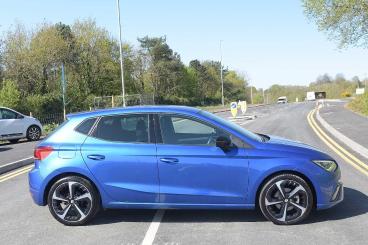 SPOTICAR Seat Ibiza 1.0 Tsi Fr Sport Euro 6 (s/s) 5dr Used Car - City Car Petrol Blue - St Leonards On Sea - 1200560426_4