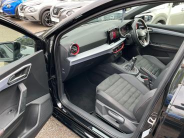 SPOTICAR Seat Ibiza 1.0 Tsi Fr Sport Euro 6 (s/s) 5dr Used Car - City Car Petrol Black - Peterborough - 1200634232_2