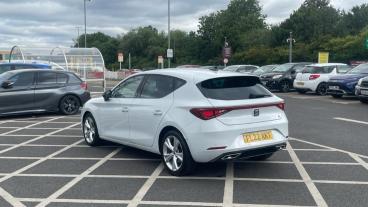 SPOTICAR Seat Leon 1.0 Etsi Mhev Fr Dsg Euro 6 (s/s) 5dr Used Car - Saloon Hybrid White - Chingford - 1200521564_5