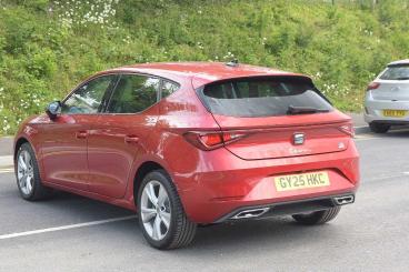 SPOTICAR Seat Leon 1.5 Ehybrid 25.8kwh Fr Dsg Euro 6 (s/s) 5dr Used Car - Saloon Plug-in Hybrid Red - St Leonards On Sea - 1200560419_4