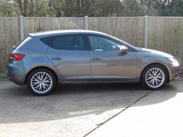 SPOTICAR Seat Leon 1.2 Tsi Se Dynamic Technology Euro 6 (s/s) 5dr Used Car - Saloon Petrol Grey - St Leonards On Sea - 1200583382_3
