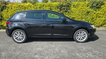 SPOTICAR Seat Leon 1.2 Tsi Se Dynamic Technology Euro 6 (s/s) 5dr Used Car - Saloon Petrol Black - Llangefni - 1200588614_5