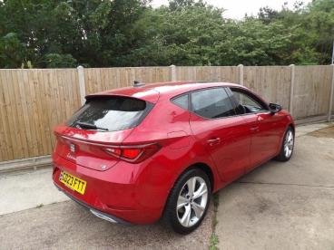 SPOTICAR Seat Leon 1.0 Tsi Evo Fr Euro 6 (s/s) 5dr Used Car - Saloon Petrol Red - St Leonards On Sea - 1200605374_2