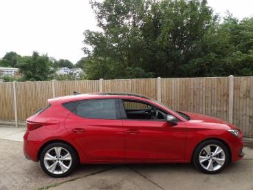 SPOTICAR Seat Leon 1.0 Tsi Evo Fr Euro 6 (s/s) 5dr Used Car - Saloon Petrol Red - St Leonards On Sea - 1200605374_3