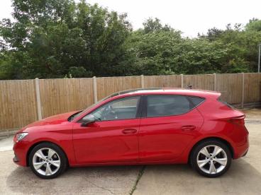 SPOTICAR Seat Leon 1.0 Tsi Evo Fr Euro 6 (s/s) 5dr Used Car - Saloon Petrol Red - St Leonards On Sea - 1200605374_5