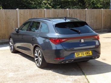 SPOTICAR Seat Leon 1.5 Tsi Evo Fr Sport Euro 6 (s/s) 5dr Used Car - Estate Petrol Grey - St Leonards On Sea - 1200611910_5