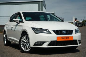 SPOTICAR Seat Leon 1.6 Tdi Se Dynamic Technology Euro 6 (s/s) 5dr Used Car - Saloon Diesel White - Bromsgrove - 1200613270_1