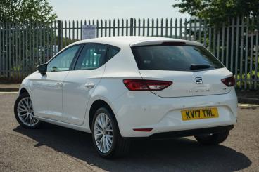 SPOTICAR Seat Leon 1.6 Tdi Se Dynamic Technology Euro 6 (s/s) 5dr Used Car - Saloon Diesel White - Bromsgrove - 1200613270_2