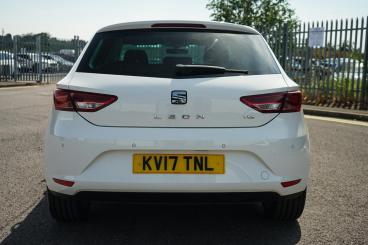 SPOTICAR Seat Leon 1.6 Tdi Se Dynamic Technology Euro 6 (s/s) 5dr Used Car - Saloon Diesel White - Bromsgrove - 1200613270_4