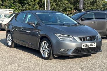SPOTICAR Seat Leon 1.2 Tsi Se Dynamic Technology Euro 6 (s/s) 5dr Used Car - Saloon Petrol Grey - Plymouth - 1200619119_1