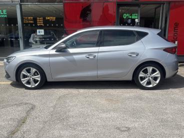 SPOTICAR Seat Leon 1.0 Etsi Mhev Fr Dsg Euro 6 (s/s) 5dr Used Car - Saloon Hybrid Silver - Slough - 1200637109_4