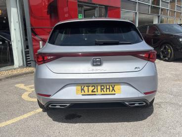 SPOTICAR Seat Leon 1.0 Etsi Mhev Fr Dsg Euro 6 (s/s) 5dr Used Car - Saloon Hybrid Silver - Slough - 1200637109_5