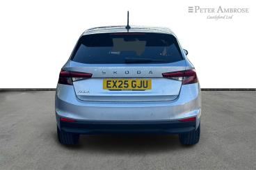 SPOTICAR Skoda Fabia 1.0 Tsi Design Edition Dsg Euro 6 (s/s) 5dr Used Car - City Car Petrol Silver - Castleford - 1200548383_4