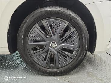 SPOTICAR Skoda Fabia 1.0 Tsi Colour Edition Dsg Euro 6 (s/s) 5dr Used Car - City Car Petrol White - Dungannon - 1200549148_5