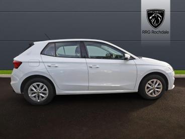 SPOTICAR Skoda Fabia 1.0 Mpi Se Comfort Euro 6 (s/s) 5dr Used Car - City Car Petrol White - Rochdale - 1200551519_5