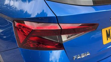 SPOTICAR Skoda Fabia 1.0 Tsi Se L Euro 6 (s/s) 5dr Used Car - City Car Petrol Blue - Stockport - 1200608085_5