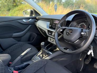 SPOTICAR Skoda Kamiq 1.0 Tsi Se Euro 6 (s/s) 5dr Used Car - Suv Petrol Black - Balsall Common - 1200644736_2