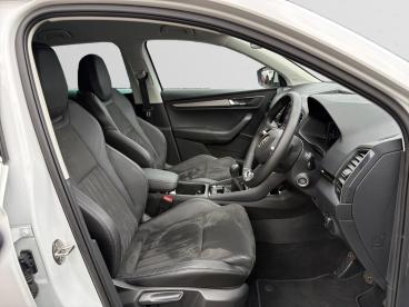 SPOTICAR Skoda Karoq 1.5 Tsi Act Se L Euro 6 (s/s) 5dr Used Car - Suv Petrol White - Sudbury - 1200592208_3