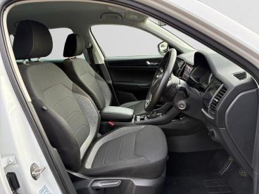 SPOTICAR Skoda Kodiaq 1.5 Tsi Act Se Drive Euro 6 (s/s) 5dr (7 Seat) Used Car - Suv Petrol White - Sudbury - 1200548103_4