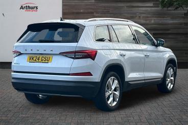 SPOTICAR Skoda Kodiaq 1.5 Tsi Act Se L Executive Dsg Euro 6 (s/s) 5dr (7 Used Car - Suv Petrol White - Oswestry - 1200561792_3