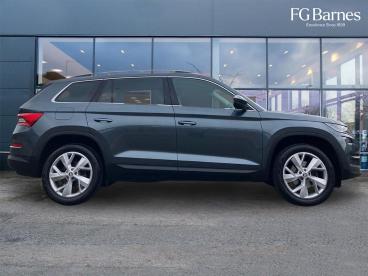 SPOTICAR Skoda Kodiaq 1.5 Tsi Act Edition Dsg Euro 6 (s/s) 5dr (5 Seat) Used Car - Suv Petrol Grey - Guildford - 1200604649_2