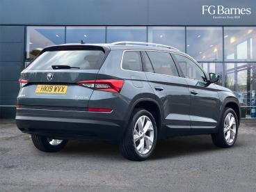 SPOTICAR Skoda Kodiaq 1.5 Tsi Act Edition Dsg Euro 6 (s/s) 5dr (5 Seat) Used Car - Suv Petrol Grey - Guildford - 1200604649_3