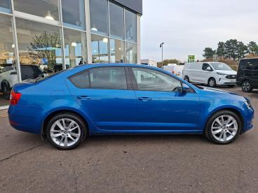 SPOTICAR Skoda Octavia 1.6 Tdi Scr Se L Euro 6 (s/s) 5dr Used Car - Saloon Diesel Blue - Boston - 1200556661_2