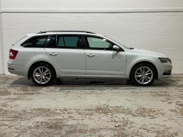 SPOTICAR Skoda Octavia 2.0 Tdi Se L Dsg Euro 6 (s/s) 5dr Used Car - Estate Diesel White - Carlisle - 1200573096_5