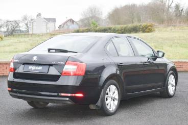 SPOTICAR Skoda Octavia 1.0 Tsi S Euro 6 (s/s) 5dr Used Car - Saloon Petrol Black - Ballymena County Antrim - 1200579608_3