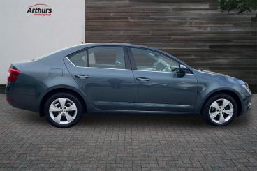 SPOTICAR Skoda Octavia 1.6 Tdi Scr Se Technology Dsg Euro 6 (s/s) 5dr Used Car - Saloon Diesel Grey - Wrexham - 1200589849_2