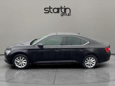 SPOTICAR Skoda Superb 1.4 Tsi Iv 13kwh Se Technology Dsg Euro 6 (s/s) 5d Used Car - Saloon Plug-in Hybrid Black - Redditch - 1200575111_3