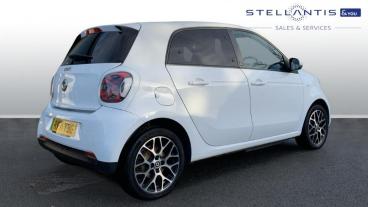 SPOTICAR Smart Forfour 17.6kwh Exclusive Auto 5dr (22kw Charger) Used Car - City Car Electric Blue - Sheffield - 1200565438_3