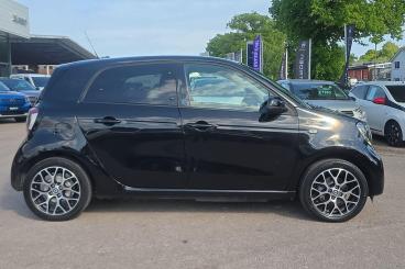 SPOTICAR Smart Forfour 17.6kwh Exclusive Auto 5dr (22kw Charger) Used Car - City Car Electric Black - Torquay - 1200606373_2