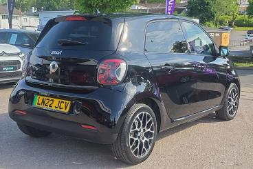 SPOTICAR Smart Forfour 17.6kwh Exclusive Auto 5dr (22kw Charger) Used Car - City Car Electric Black - Torquay - 1200606373_3