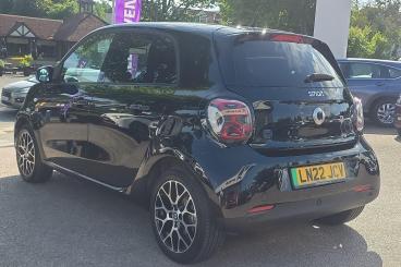 SPOTICAR Smart Forfour 17.6kwh Exclusive Auto 5dr (22kw Charger) Used Car - City Car Electric Black - Torquay - 1200606373_5