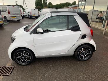 SPOTICAR Smart Fortwo 1.0 Prime (premium) Cabriolet Twinamic Euro 6 (s/s Used Car - City Car Petrol White - Boston - 1200541909_4