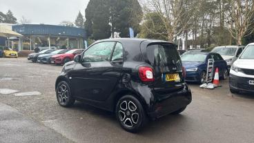SPOTICAR Smart Fortwo 1.0 Prime (premium) Twinamic Euro 6 (s/s) 2dr Used Car - City Car Petrol Black - Godalming - 1200583692_5