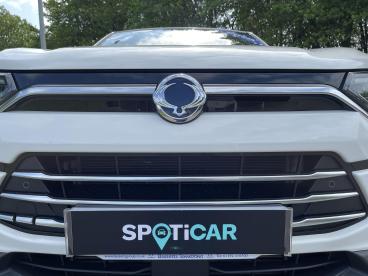 SPOTICAR Ssangyong Korando 1.5 Ultimate Auto Euro 6 (s/s) 5dr Used Car - Suv Petrol White - Swansea - 1200489470_4