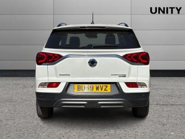 SPOTICAR Ssangyong Korando 1.6d Pioneer Auto 4wd Euro 6 5dr Used Car - Suv Diesel White - Balsall Common - 1200512039_4