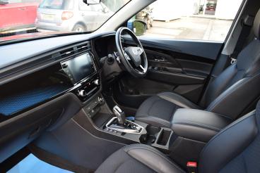 SPOTICAR Ssangyong Korando 61.5kwh Ultimate Auto 5dr Used Car - Suv Electric Blue - Salisbury - 500551523_2