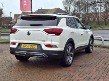 SPOTICAR Ssangyong Korando 1.5 Ultimate Auto Euro 6 (s/s) 5dr Used Car - Suv Petrol White - Worthing - 1200566296_3