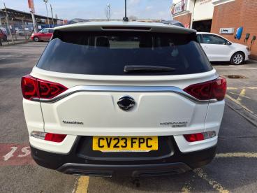 SPOTICAR Ssangyong Korando 1.5 Ultimate Auto Euro 6 (s/s) 5dr Used Car - Suv Petrol White - Salisbury - 500581121_5