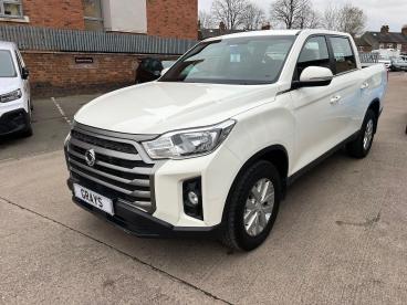 SPOTICAR Ssangyong Musso 2.2d Ex 4wd Euro 6 4dr Used Car - Commercial Vehicle Diesel White - Warwick - 1200498811_5