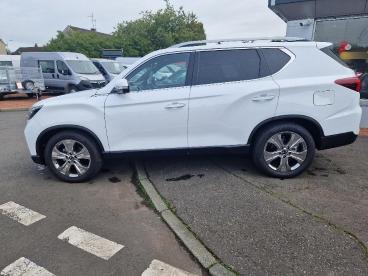 SPOTICAR Ssangyong Rexton 2.2d Ultimate Plus T-tronic 4wd Euro 6 5dr Used Car - Suv Diesel White - Cumnock - 1200393131_5